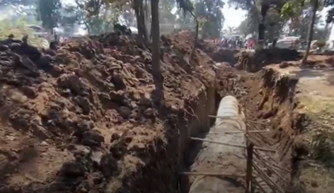 Scenes at the collapsed sewerage line in Shauri Moyo, Nairobi County.